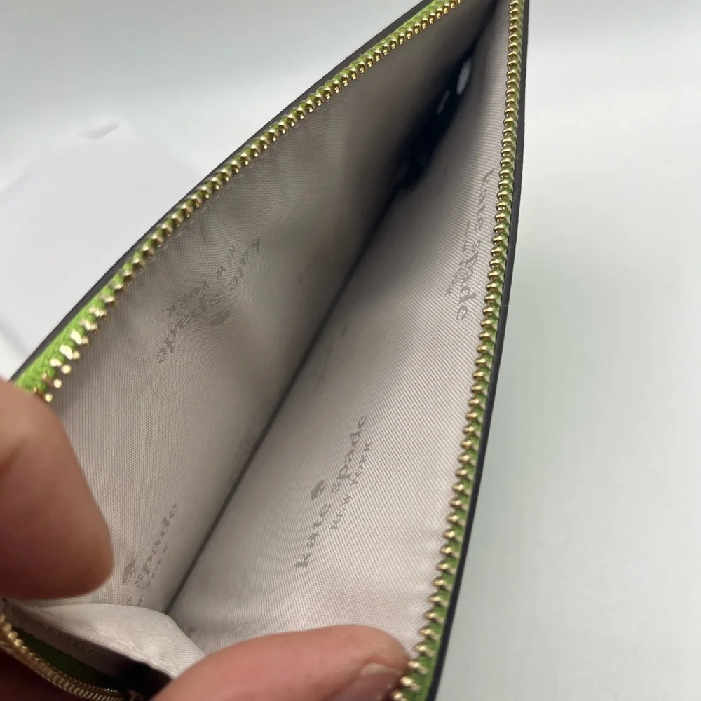 Kate Spade green wristlet. New with tags. - Picture 6 of 8